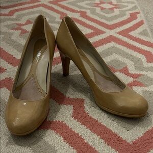 Naturalizer Women's Classic Patent Tan Heels Size 8